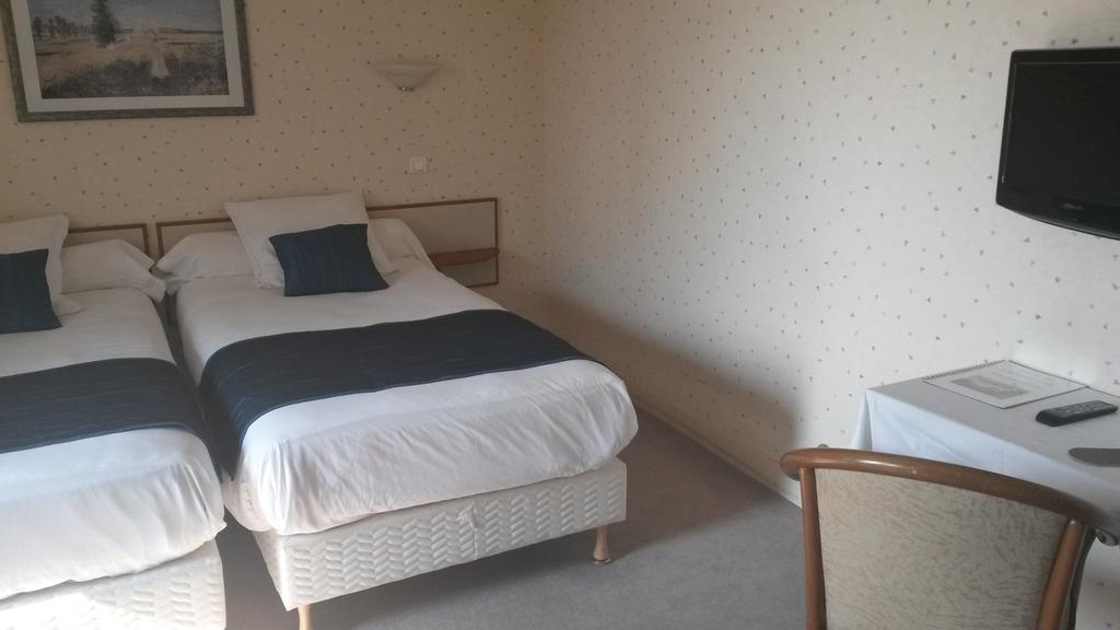 Hotel De L'Agriculture Decize Habitación foto